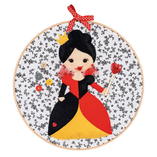 Flat shot of queen of hearts appliqué hoop art